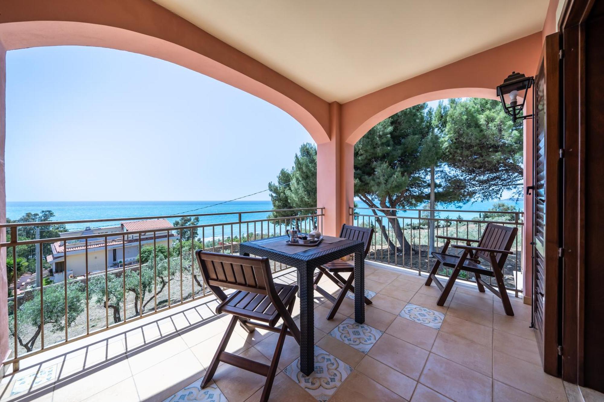 Villa Rosa Sul Mare Шака Екстериор снимка