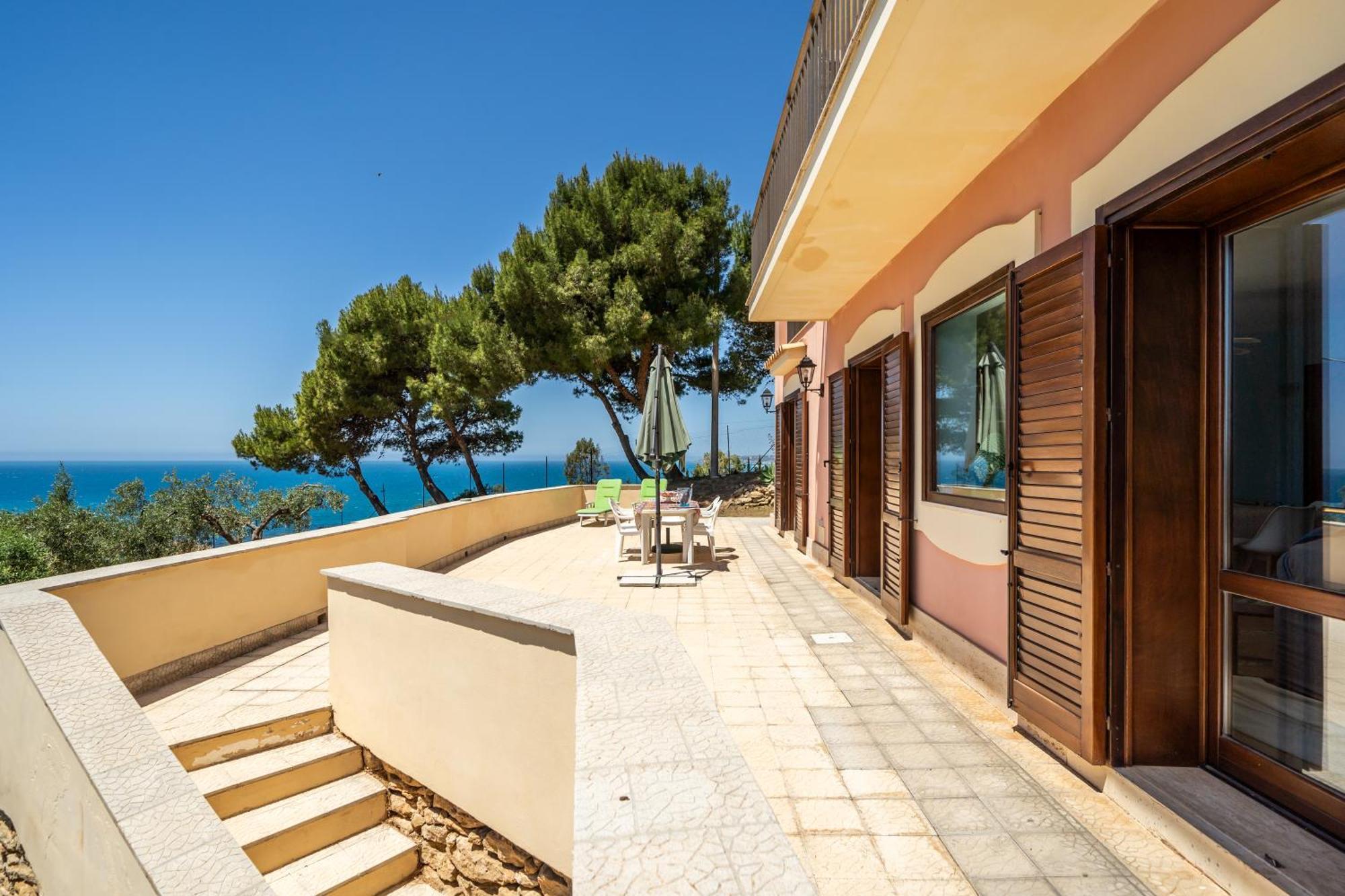 Villa Rosa Sul Mare Шака Екстериор снимка