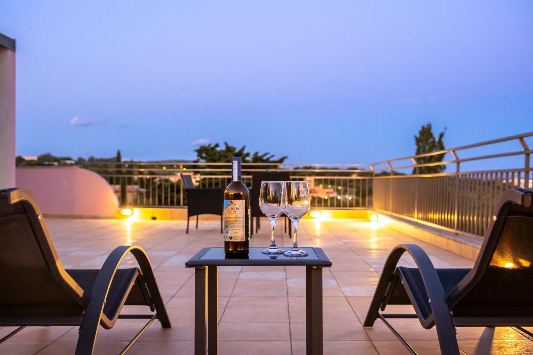 Villa Rosa Sul Mare Шака Екстериор снимка